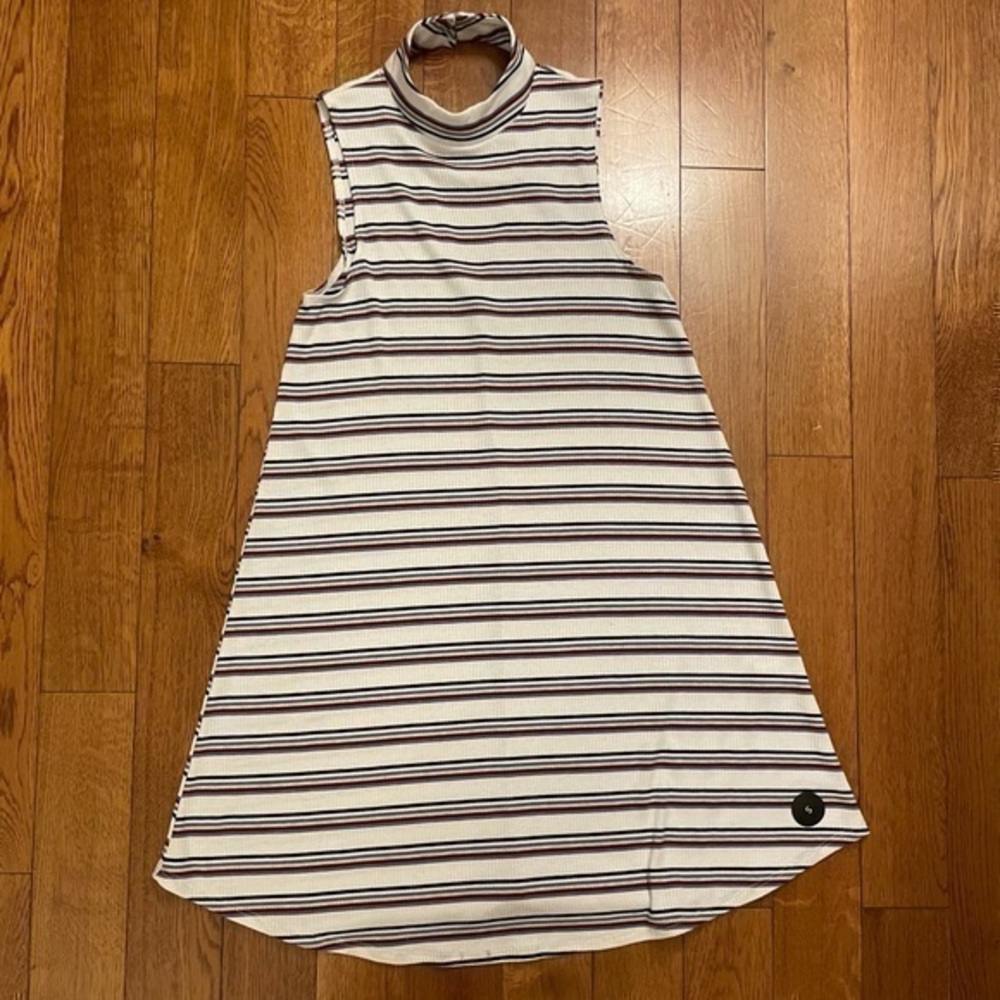 NWT Tilly’s Dress size small